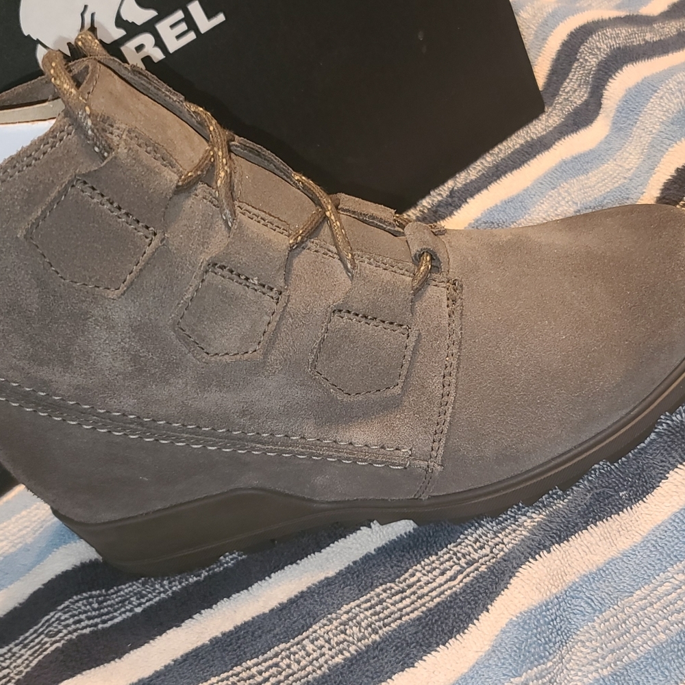 Sorel Boots - Picture 6 of 16